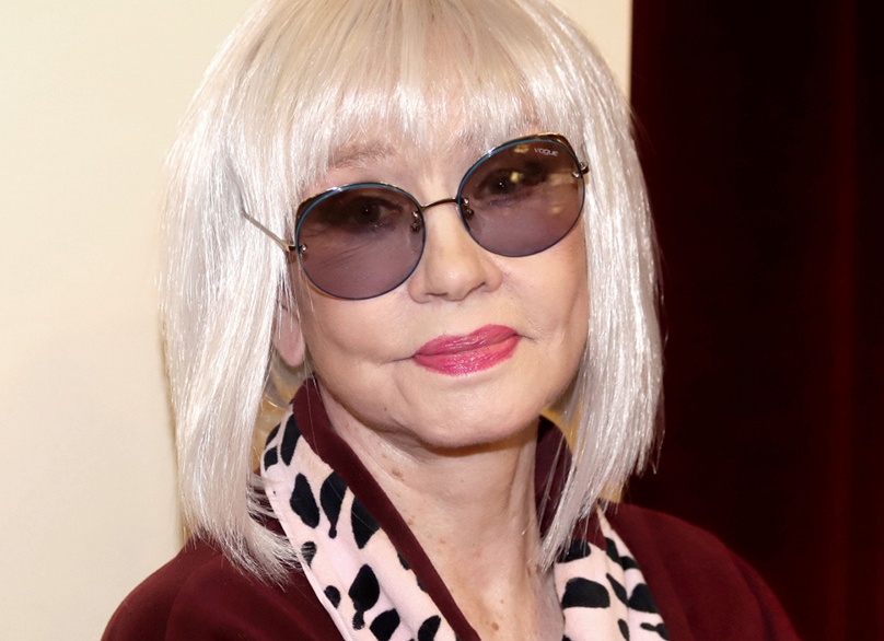 Как кукла Подтянутую 78-летнюю Веру Алентову не узнать в платиновом парике