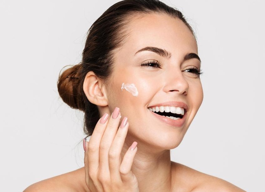 Как правильно наносить увлажняющий крем чтобы не навредить коже