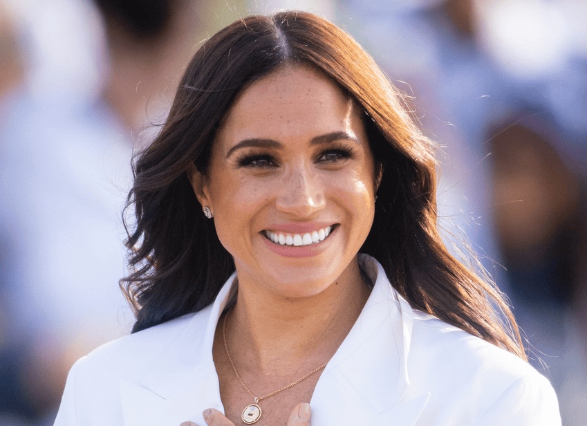 Какая бьюти-процедура делает лица Лопес и Маркл такими свежими