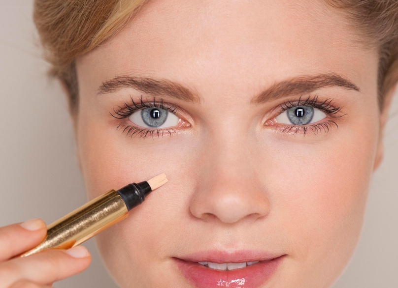 Как освежить взгляд с помощью консилера рассказывает визажист